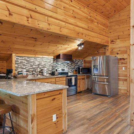 Hot Tub Fire Pit Game Room Theater Easy Access Sleeps 12 - Black Bear Lodge Pigeon Forge Ngoại thất bức ảnh
