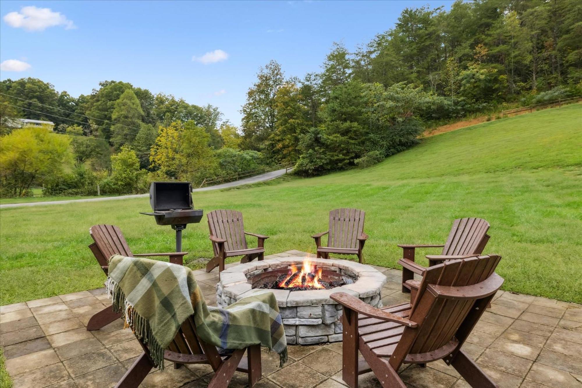 Hot Tub Fire Pit Game Room Theater Easy Access Sleeps 12 - Black Bear Lodge Pigeon Forge Ngoại thất bức ảnh